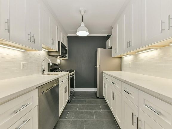 2nd image of 33 Pond Ave APT 1201