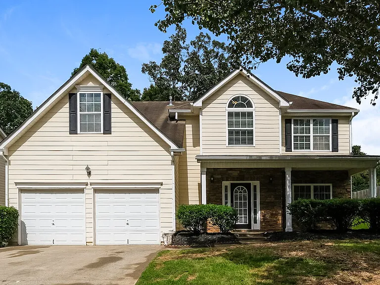 1260 Red Cedar Trl — Photo 1