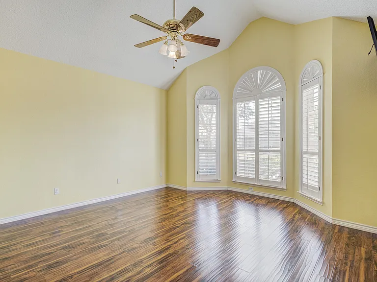 1726 Northampton Dr — Photo 15