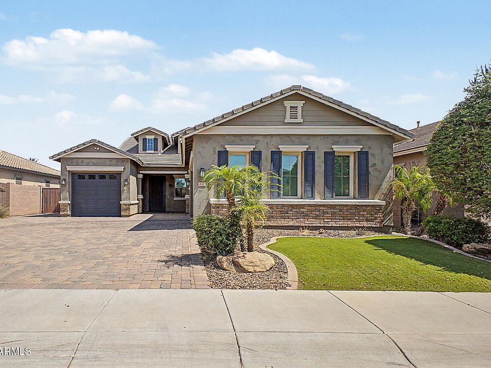 1st image of 450 E TORREY PINES Place