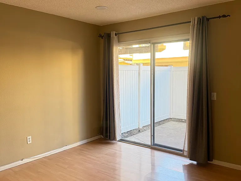1224 S Cypress Ave #D — Photo 2