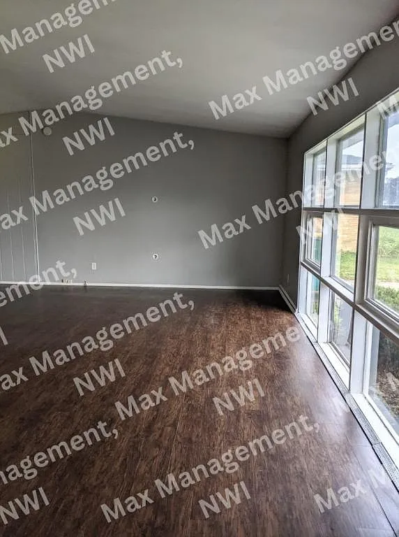 5500 Fillmore St — Photo 2