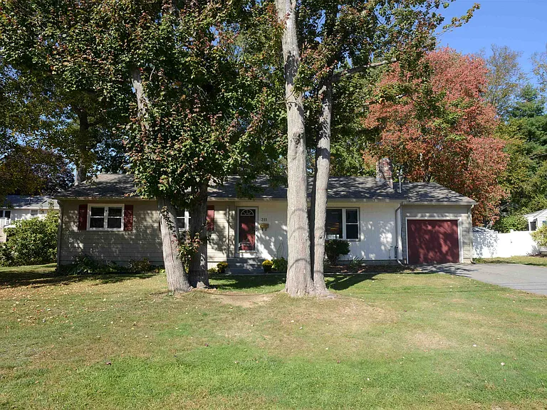 311 McKinley Rd — Photo 4