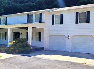 313 Town Mountain Rd, Pikeville, KY 41501