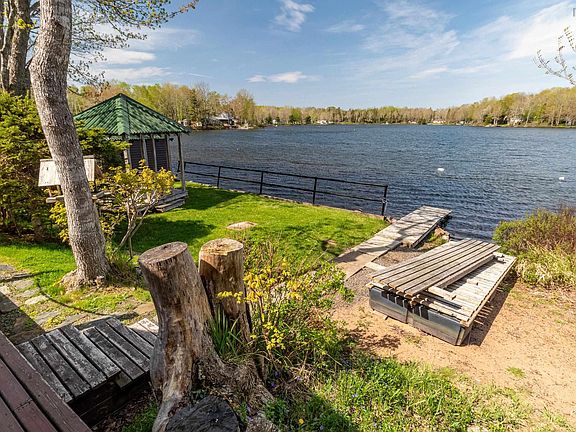 3rd image of 726 Sunken Lake Rd