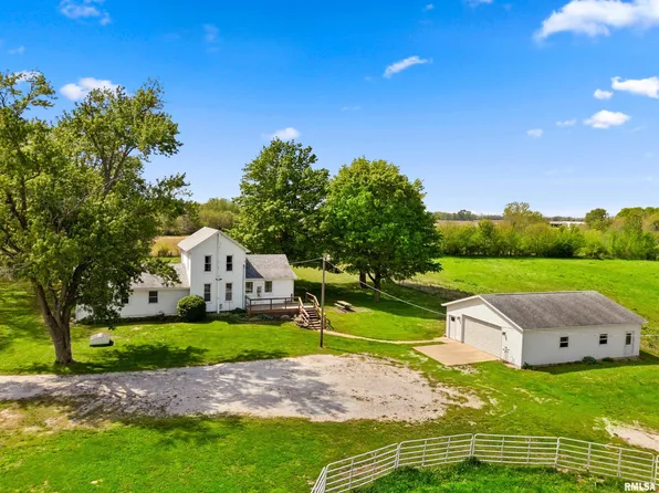 8280 N Winters Ln, Lewistown, IL 61542