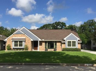 1911 Stebbins Dr, Houston, TX 77043