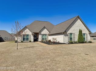 63 Garrison Dr, Jackson, TN 38305