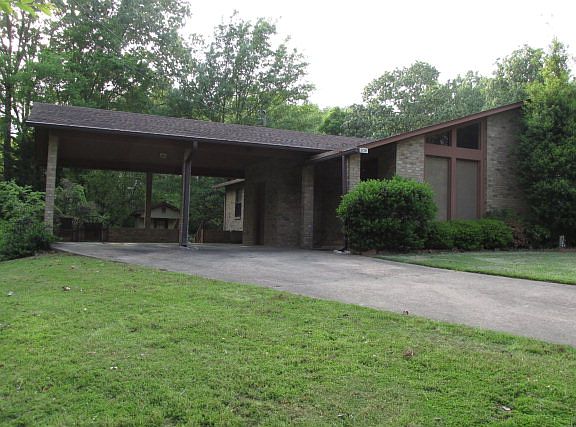 2nd image of 206 Moore Dr