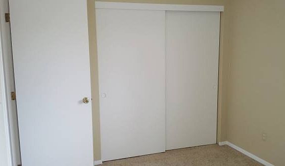 3rd image of 2526 Siskiyou Blvd