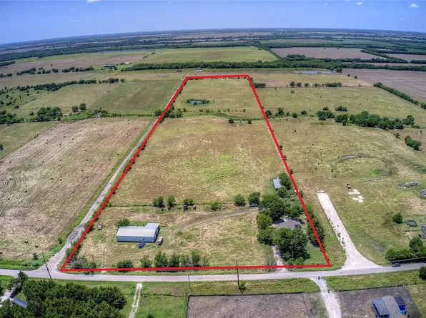 718 County Road 1063, Greenville, TX 75401