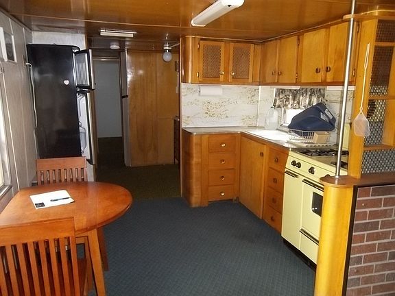 4th image of 687-015 Ivy Way