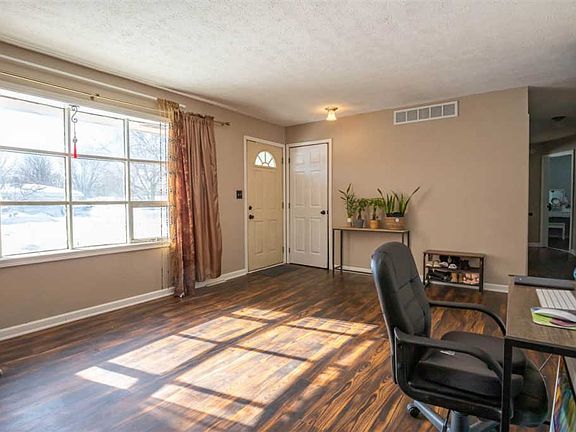 4th image of 8841 Mariner Dr
