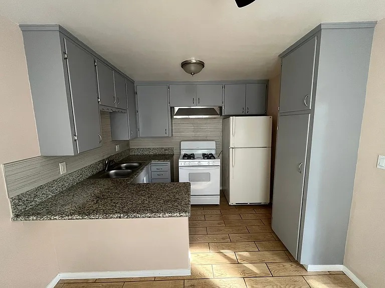 4352 Texas St — Photo 9