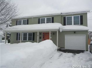 8 Oriole Path, Liverpool, NY 13090