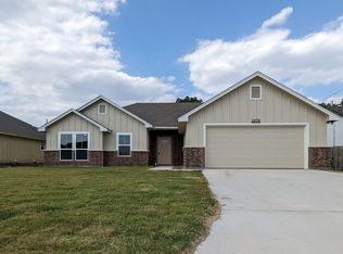 1076 Fieldstone Dr, Lampasas, TX 76550