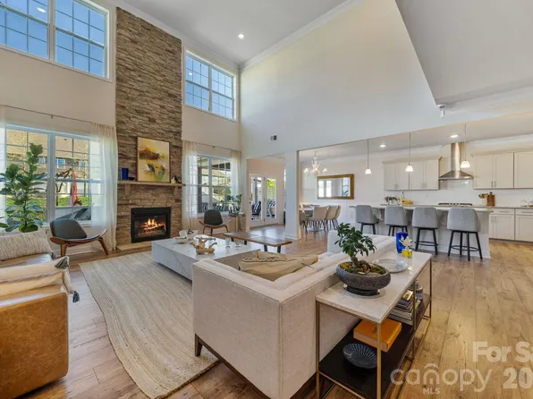 2111 Lapalma Trce, Lake Wylie, SC 29710