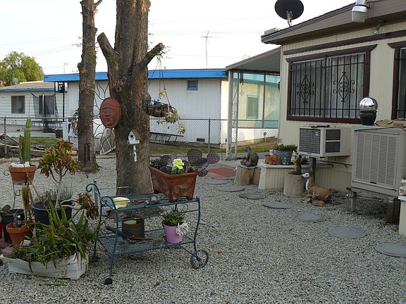 3rd image of 27866 Van Buren Ave
