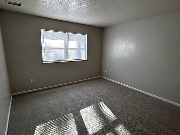 4th image of 1415 W Maple Ave #1415D