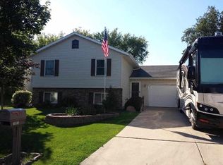 1022 Huntington Dr, Sun Prairie, WI 53590