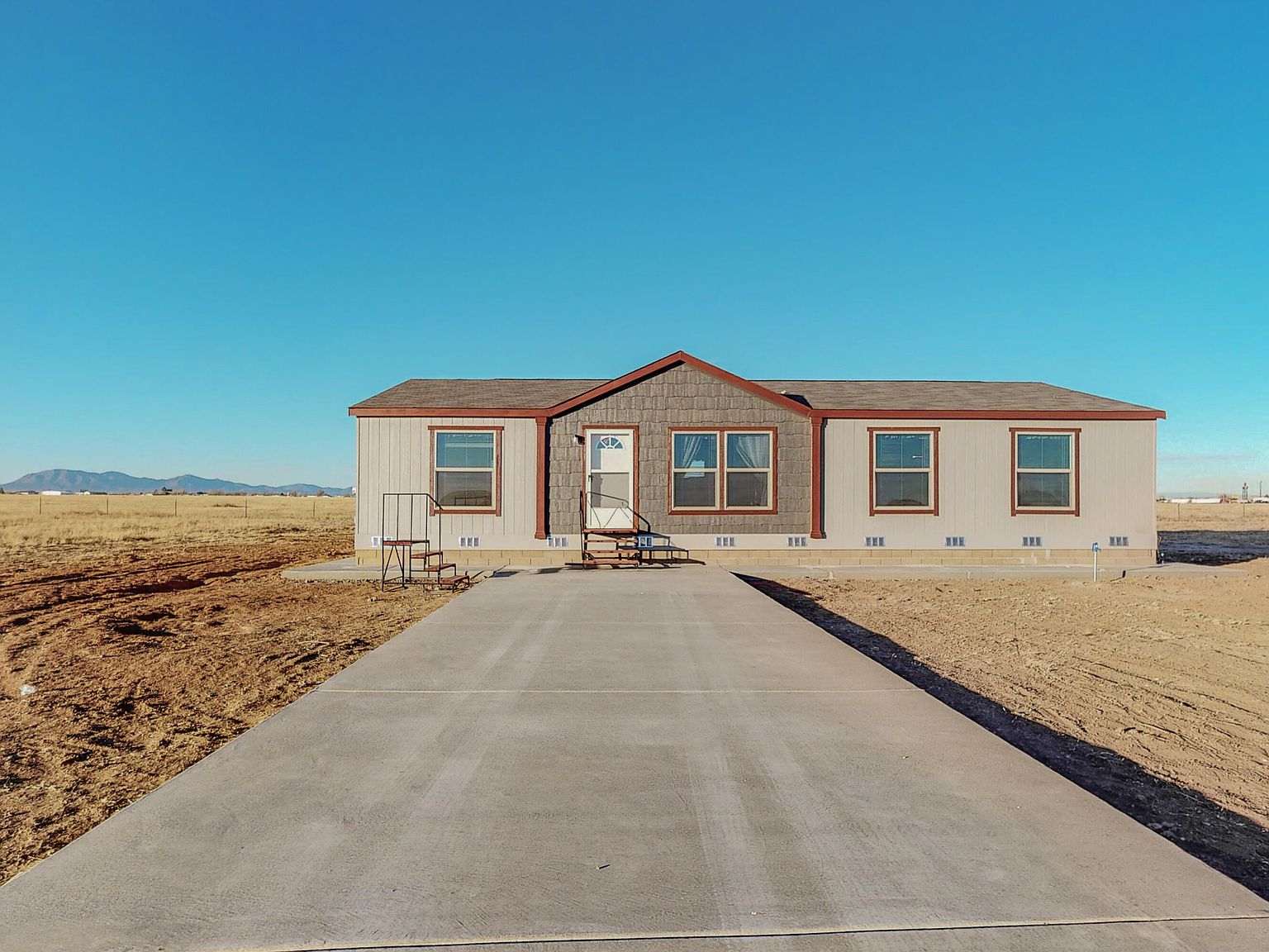 15 Windswept Dr, Moriarty, NM 87035