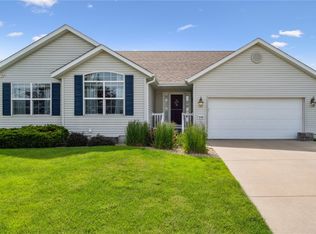3160 Beechwood Ln, Marion, IA 52302