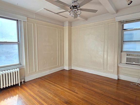 3rd image of 325 W 45th St #604
