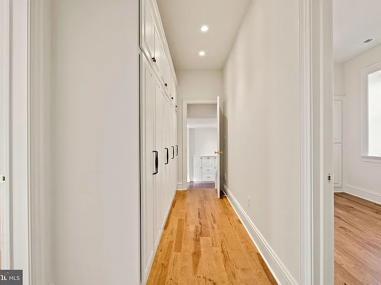 16131 Old York Rd — Photo 31