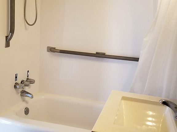 5th image of 2405 S West St #1