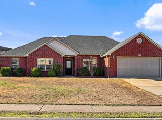 15 Darlington Dr, Cabot, AR 72023