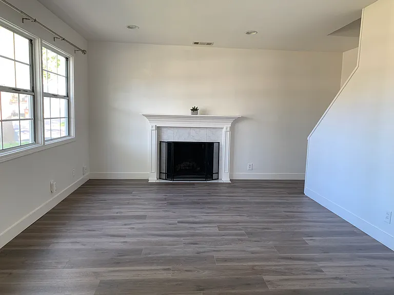 4192 Pickwick Dr — Photo 4