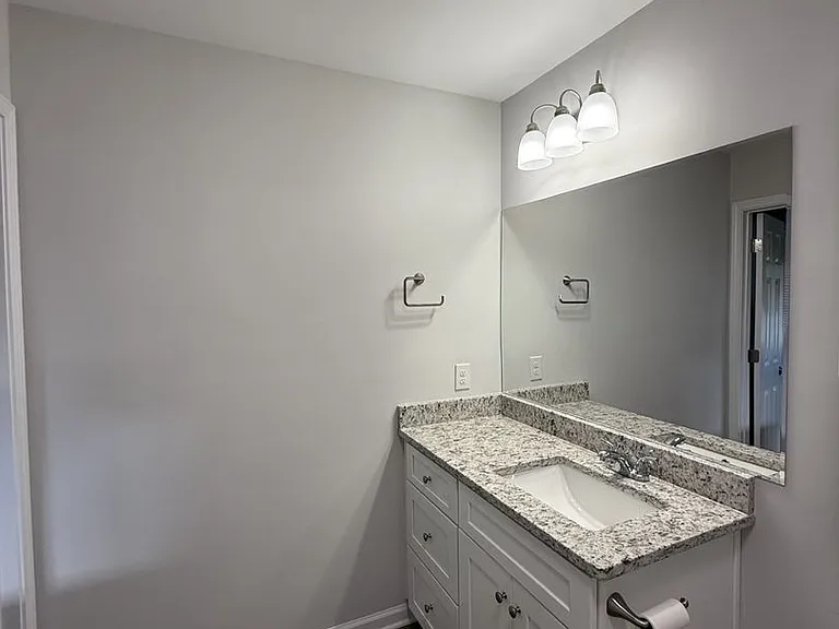 209 Briarcliff Ln #B — Photo 8