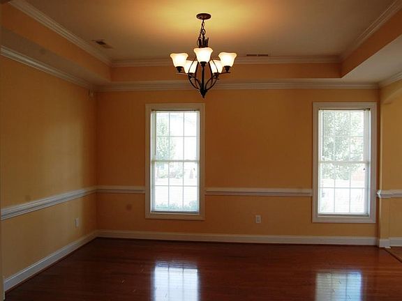 4th image of 1094 Cranberry Ct