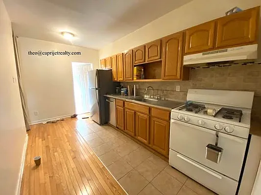 Rented by Capri Jet Realty Corp | media 4