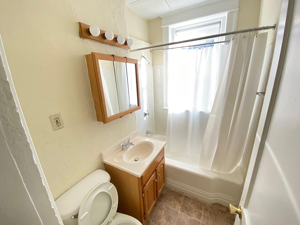 2nd image of 73 Chester St #6