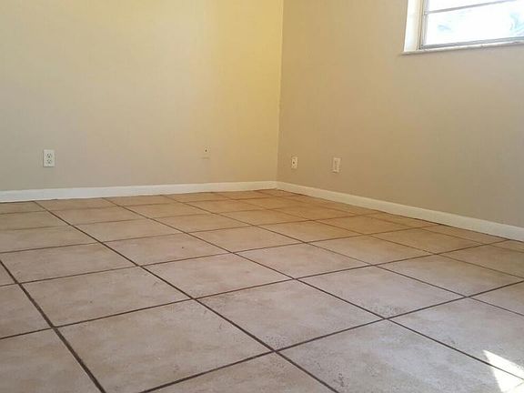 5th image of 5511 SW 43rd Ter #2