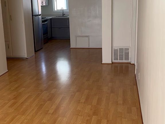 3rd image of 936 18th St #F