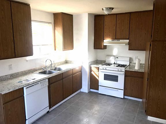 3rd image of 1132 W Avenue H12