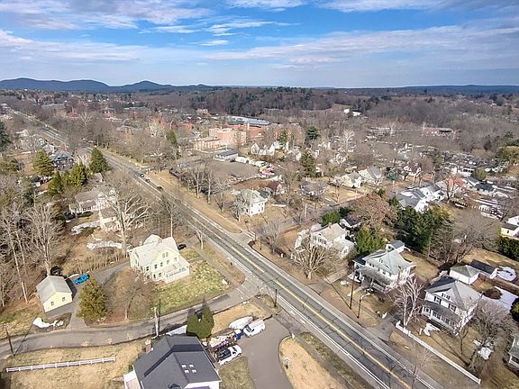 3rd image of 96 College St