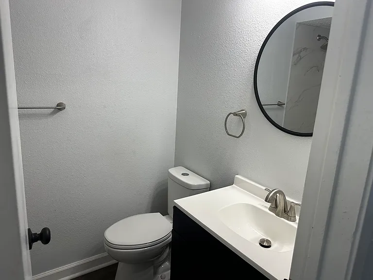 3602 Bremen St — Photo 9
