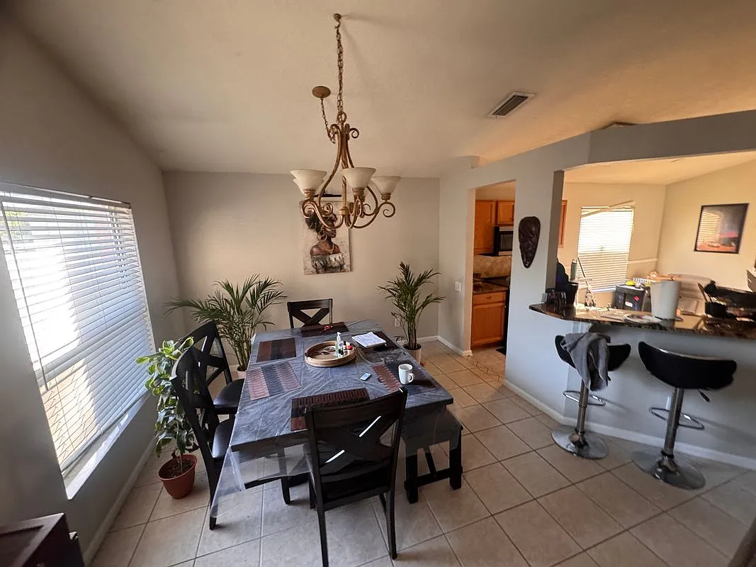 3 bed, 2.0 bath, 1500 sqft, $2,500 — Photo 3