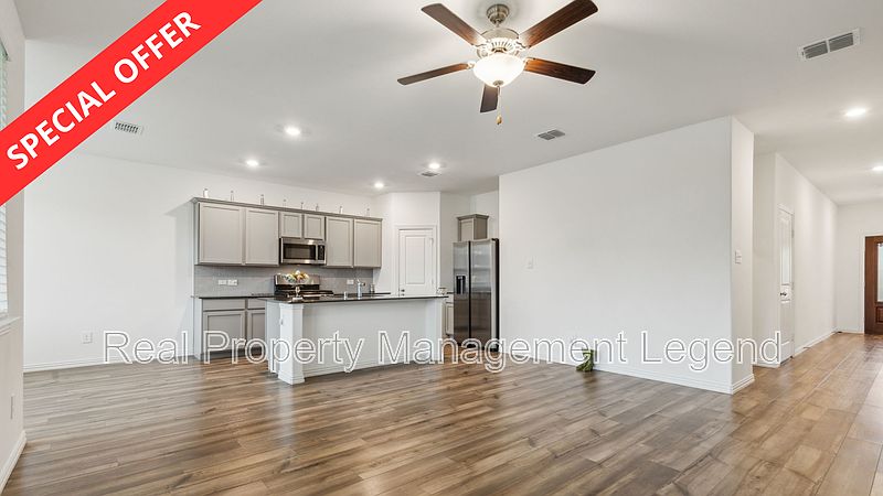 1st image of 3803 Thomas Plains Dr