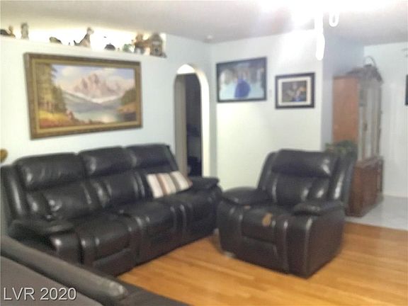 5th image of 543 Bayberry Dr