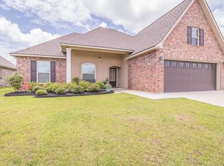 227 Woodhaven Rd, Youngsville, LA 70592
