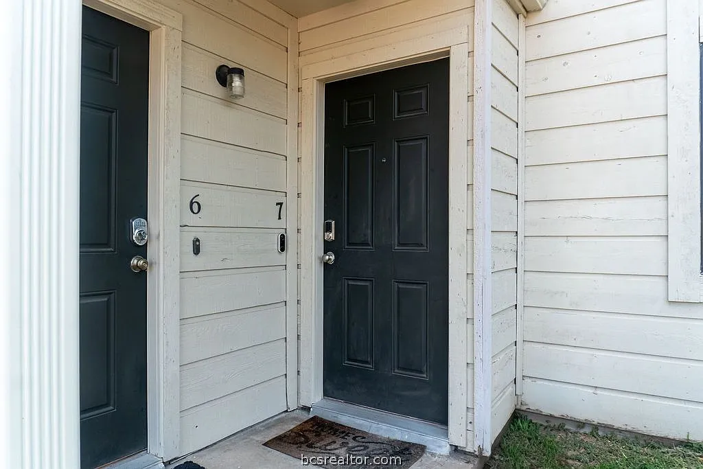 Building Photo - 4513 Carter Creek Pkwy #7