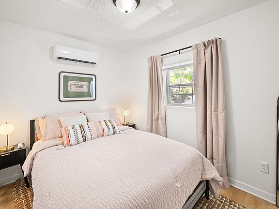 4th image of 145 W 10th St #B