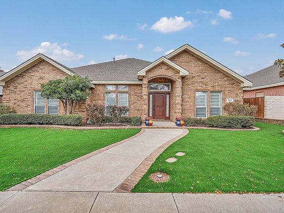 3rd image of 203 Skywood Cir