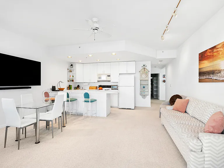 250 Dune Rd #119 — Photo 5