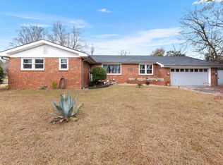 121 Crestwood Rd, Warner Robins, GA 31093