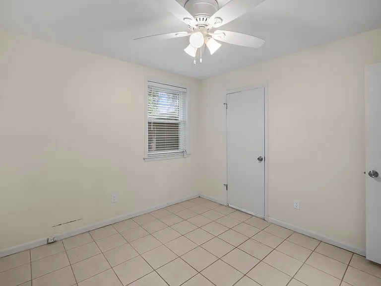 527 Red Oak Rd — Photo 17
